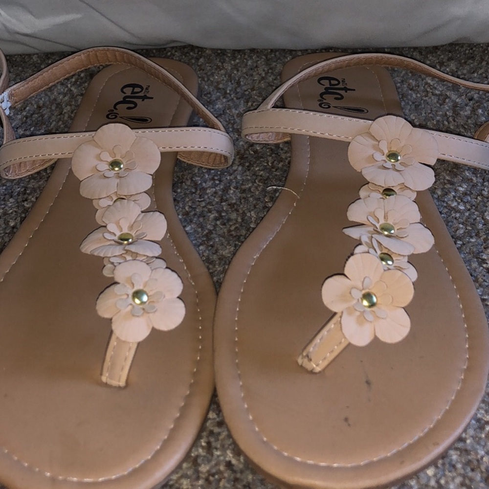 Women’s nude floral sandals